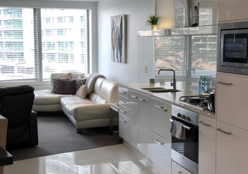 Surfers Paradise Apartment | Luxury Large One Bedroom Surfers Paradise