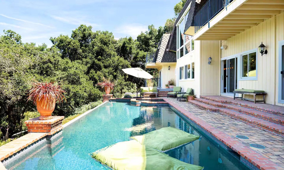 Los Altos Hills House | Luxury Silicon Valley Work and Wellness Oasis