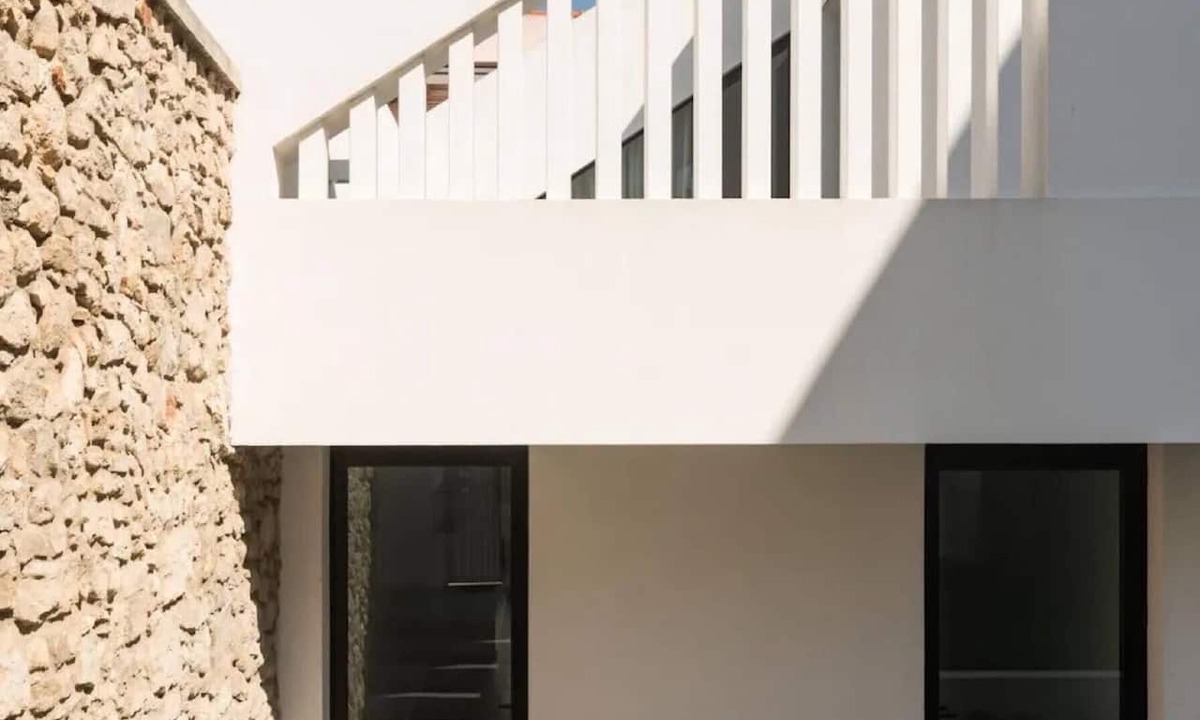 Paco De Arcos House | Luxury Villa in the heart of Historic Oeiras - Close to train and beach