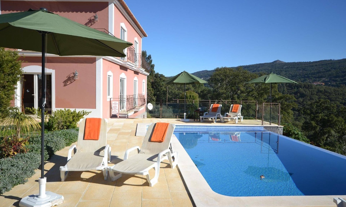 Monchique House | Luxury villa with infinity pool and coastal views