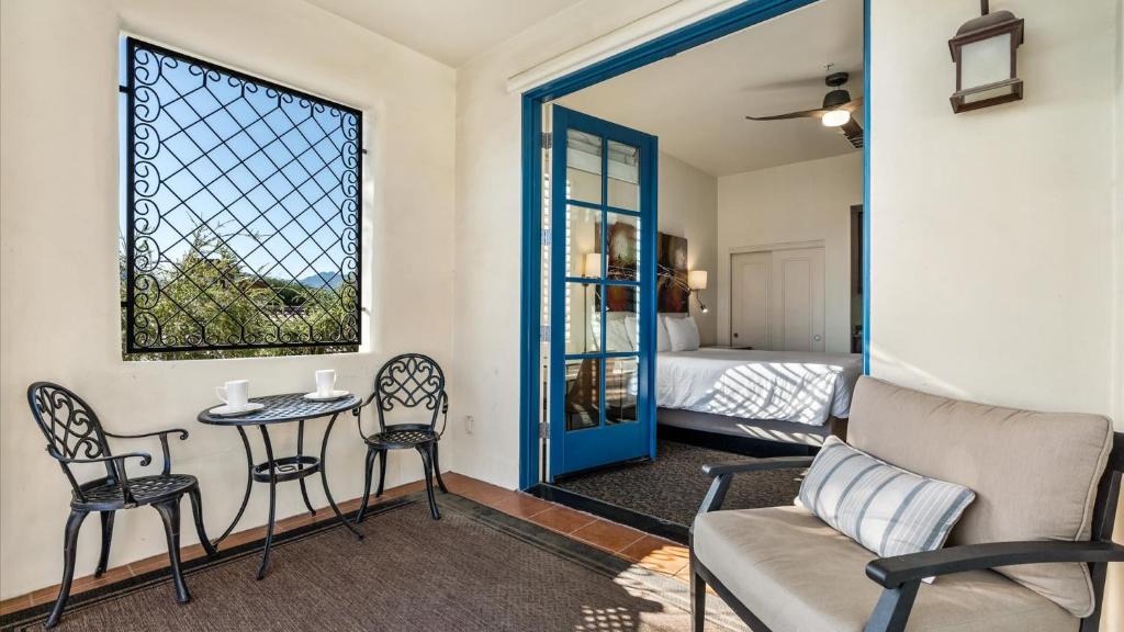 La Quinta Villa | LV000 Freshly Furnished Upstairs LV Studio
