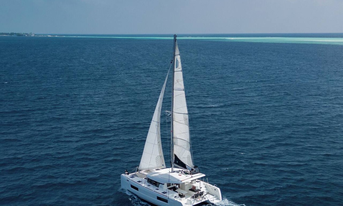 Male Boat Rental | Malé Marvel: Sun-Kissed Sailing Experience in the Maldivian Atoll