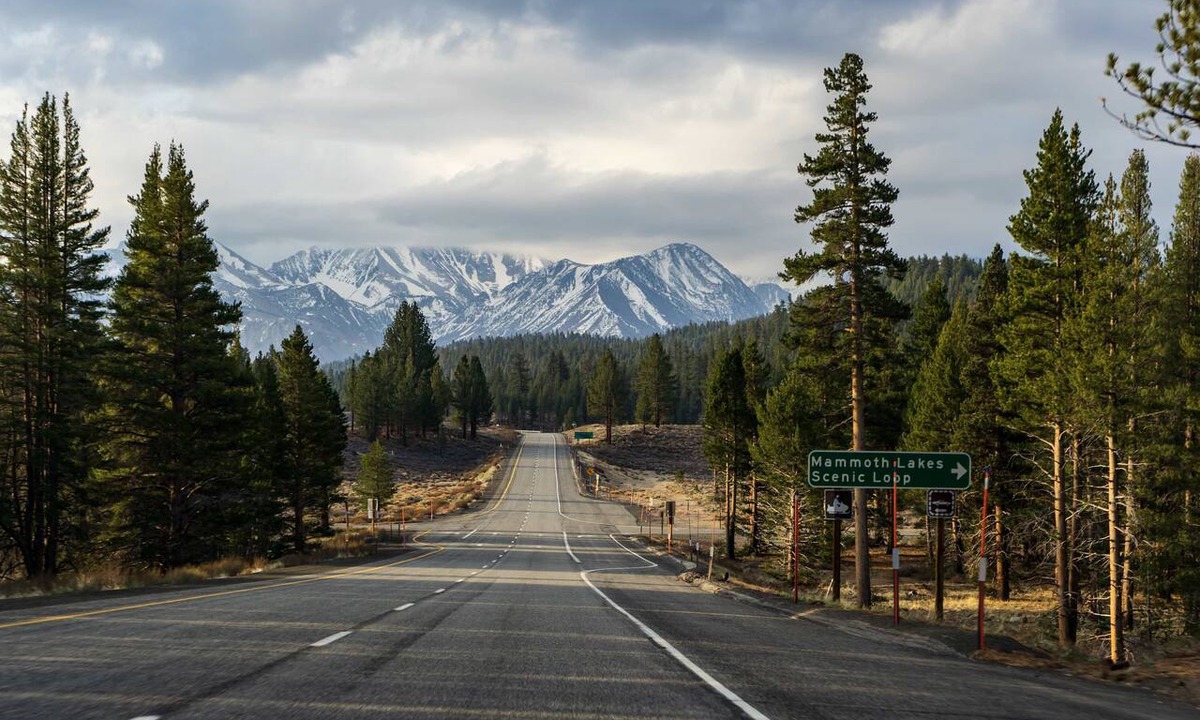 Mammoth Lakes Condo | Mammoth View Villas | Shop, Hike or Golf!