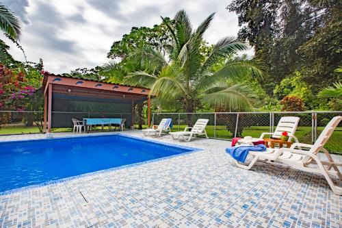 Cocles House | Margarita- Family House with Pool & AC near Cocles Beach