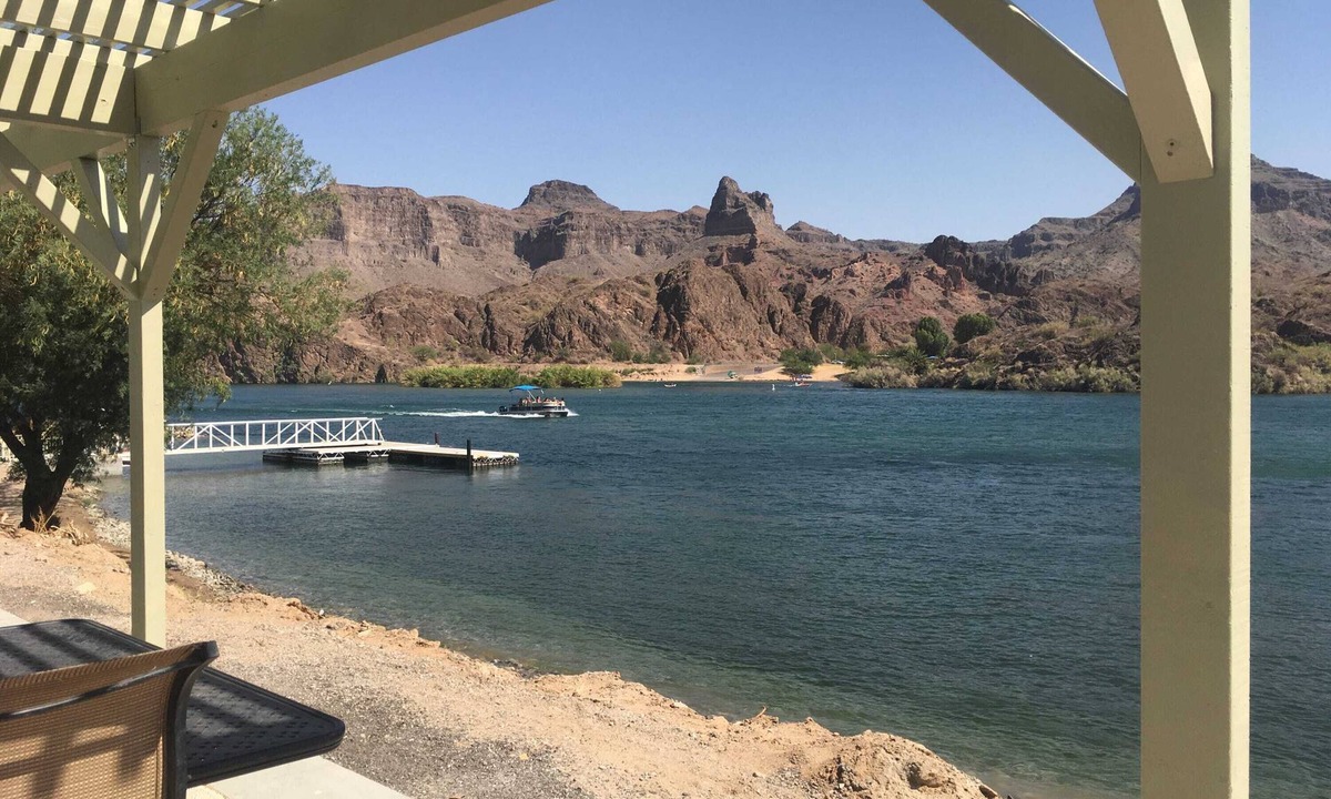 Parker Dam House | Margaritaville at River Lodge! Right on the river!