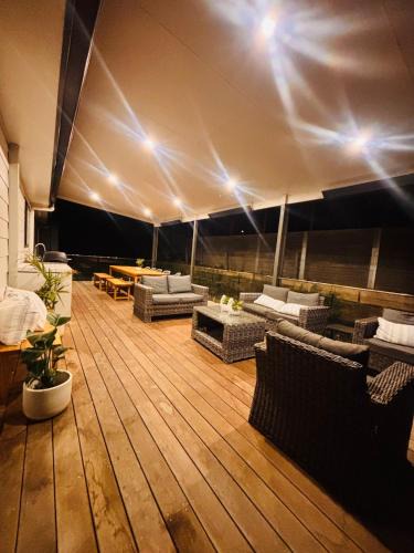 Venus Bay House | Meadow Lees - Linen, Wi-Fi, Pet Friendly