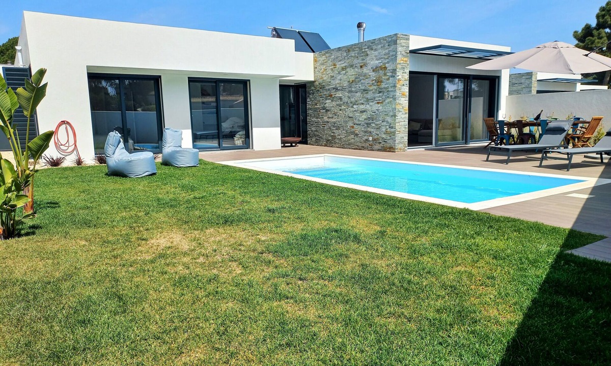 Meco House | Meco Beach and Pool Villa