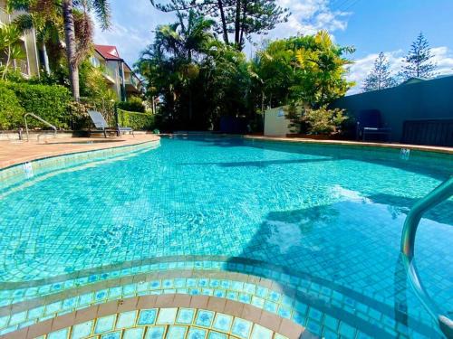 Mermaid Beach Apartment | Mermaid Beach 2BR Heated Pool