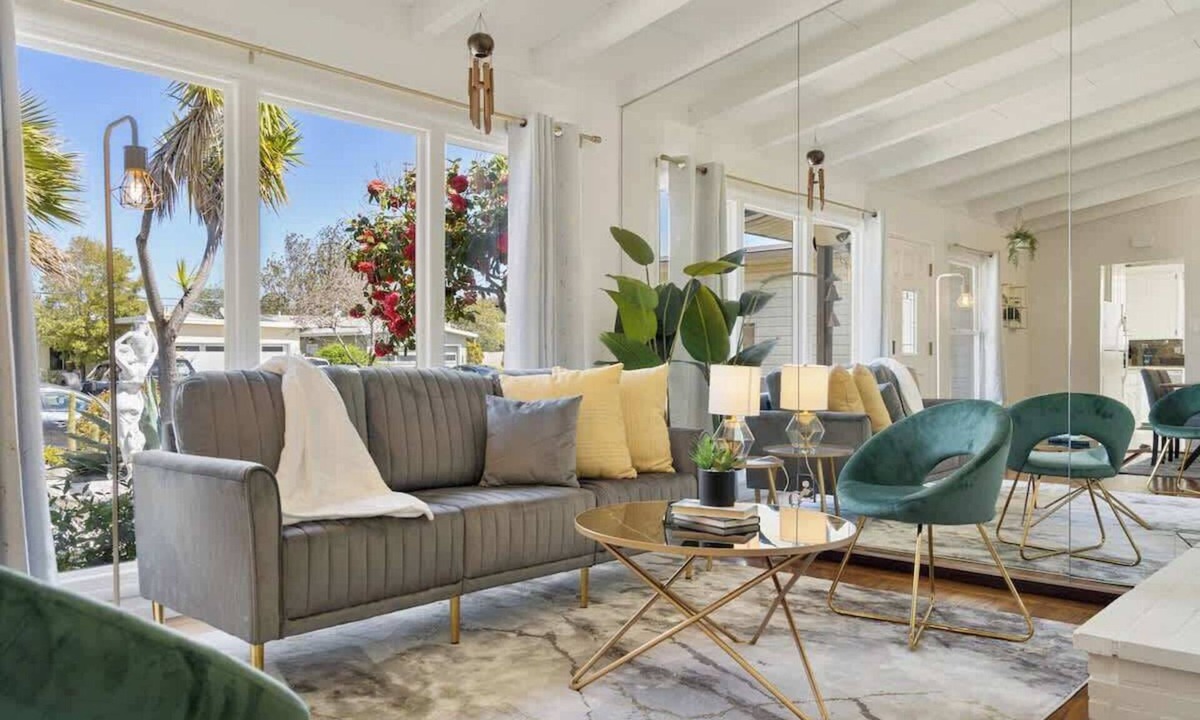 East San Mateo House | Mid-Century Garden View Home w/Parking Quiet San Mateo Retreat