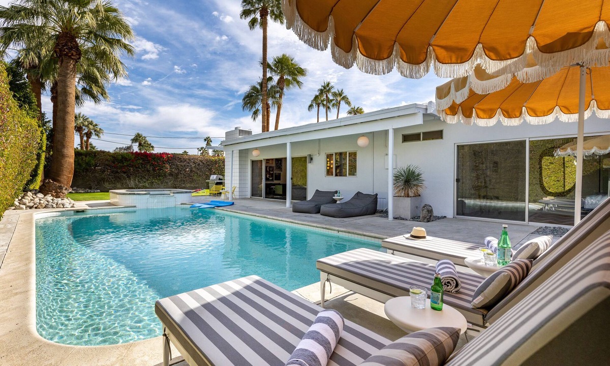 Sunmor House | Mid Century Mood House – Sunmor Alexander Home