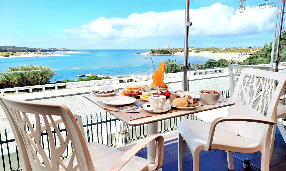 Vila Nova de Milfontes Apartment | MIMI - Penthouse & Infinity Pool - Duna Parque Group