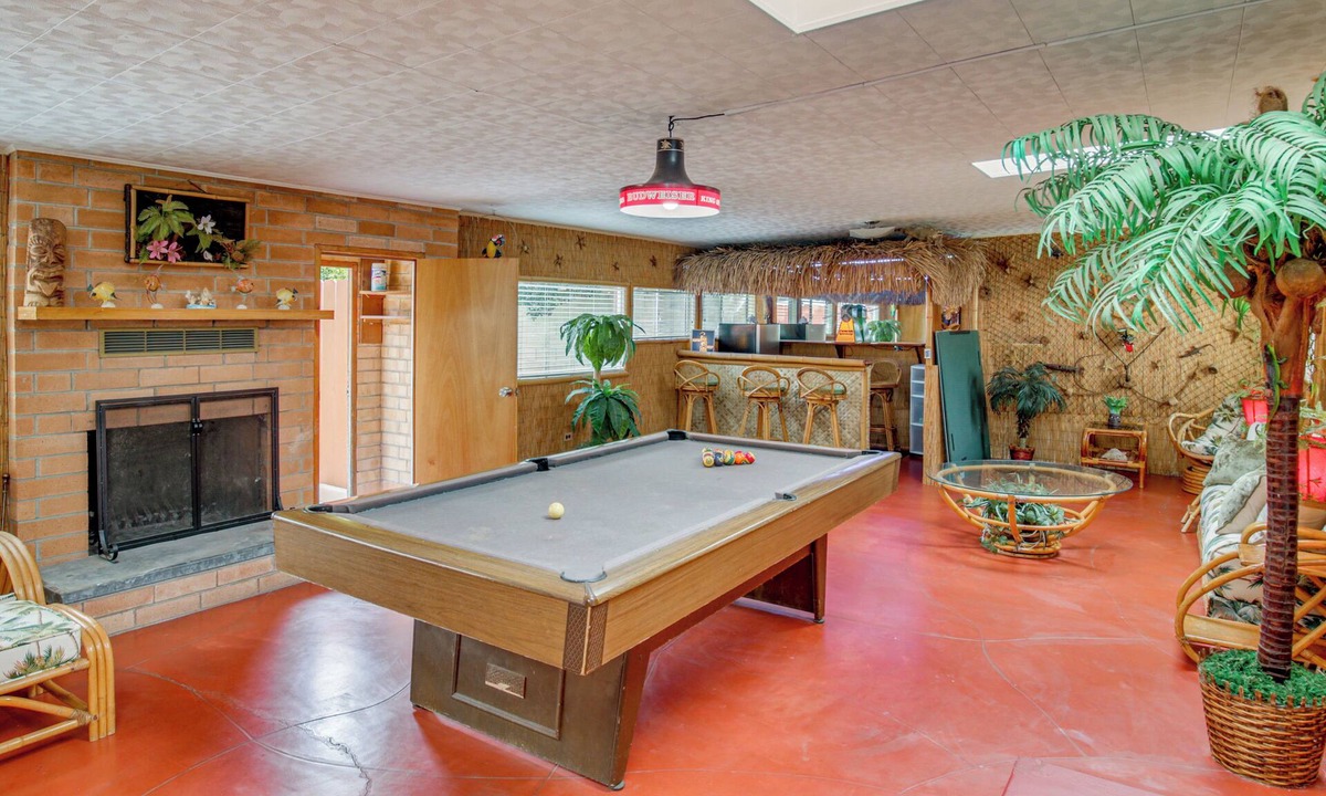 Morena House | Mission Bay Gem Near Comic-Con: Patio & Bar/Lounge