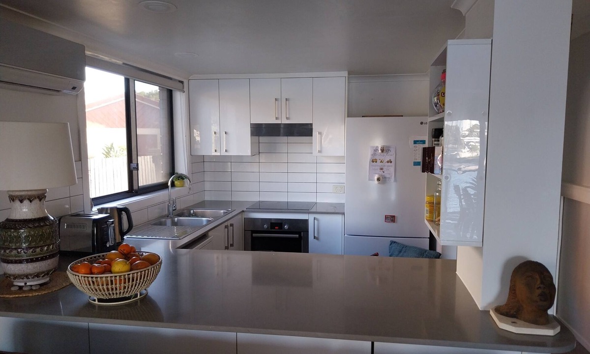 Burleigh Waters Apartment | Modern 2BR/2BA Oasis - Minutes from Burleigh Heads Beach.