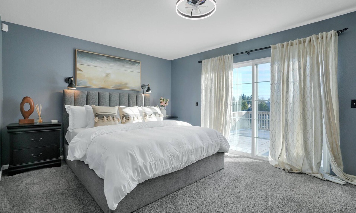 Spanos Park House | Modern Comfort: Charming Waterfront Home in Stockton