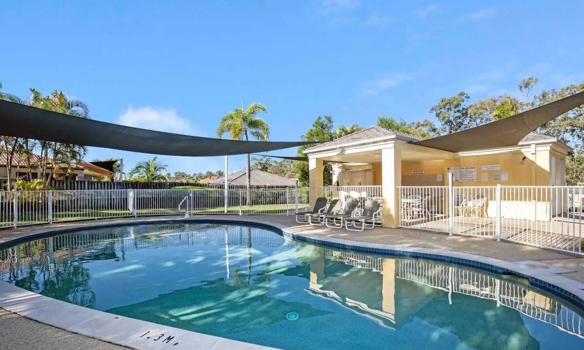 Arundel House | Modern & Comfy ~ 5★ Location ~ 🎡Theme Parks ☀Pool