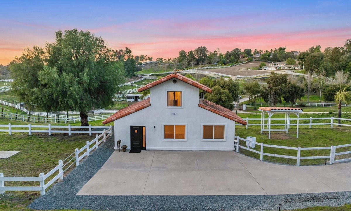 Temecula House | Modern Guesthouse on 5 Acre Estate Near Wineries