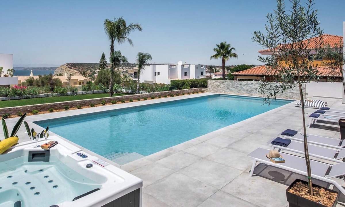 Porto de Mos Villa | Modern Luxury Algarve Villa near Lagos Close to Beach with Pool