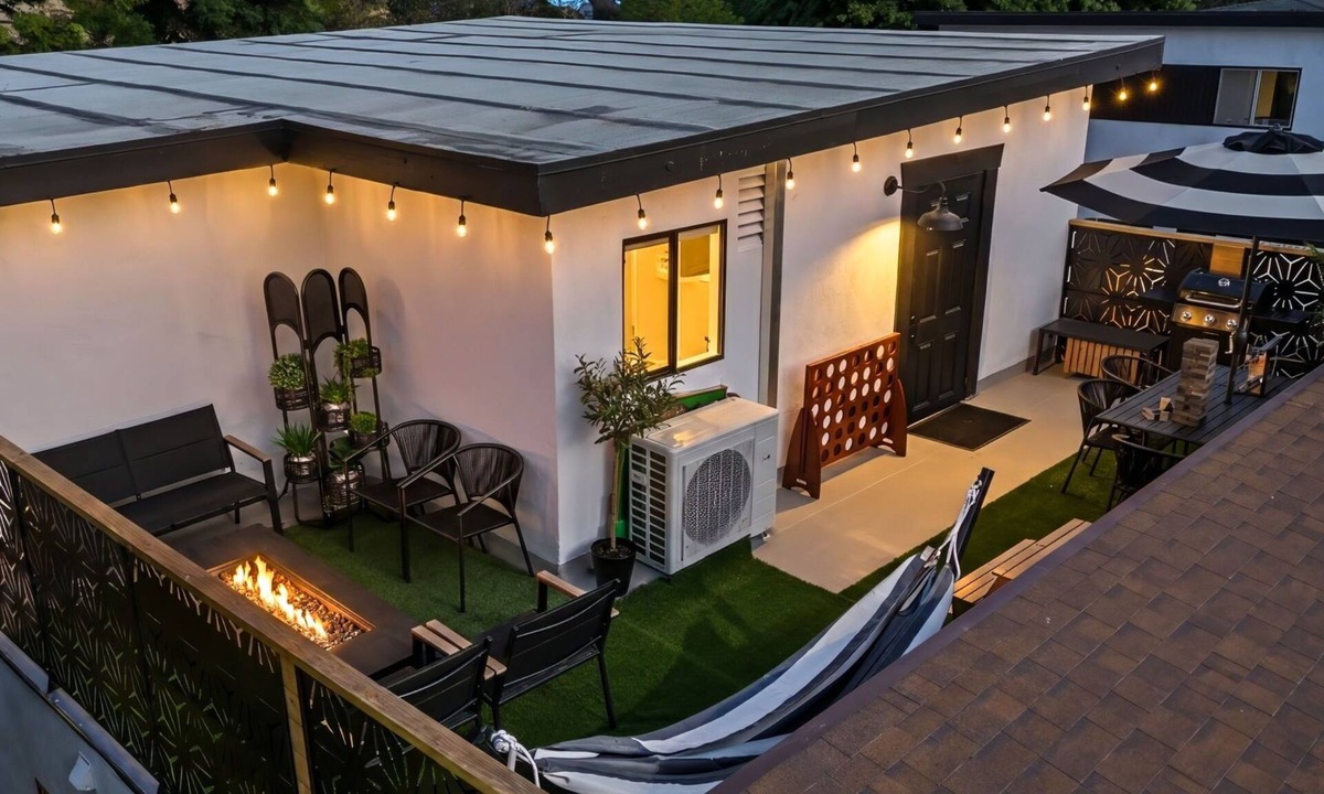 Hillcrest House | Modern Mission Hills Retreat w Lounge Deck, Fire Pit, Parking + Family Friendly
