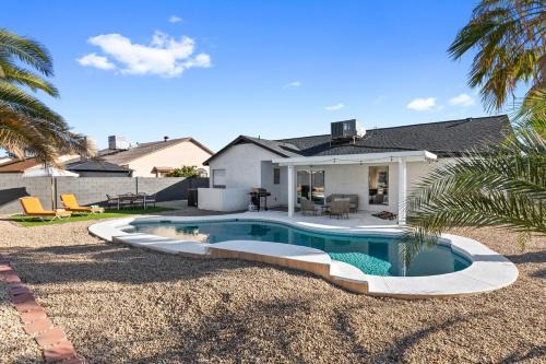 Deer Valley Estates House | Modern Phoenix Home FREE Heated Pool