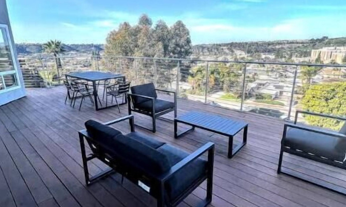 Allied Gardens House | Modern SanDiego View Home W/Hot Tub Close to Beach