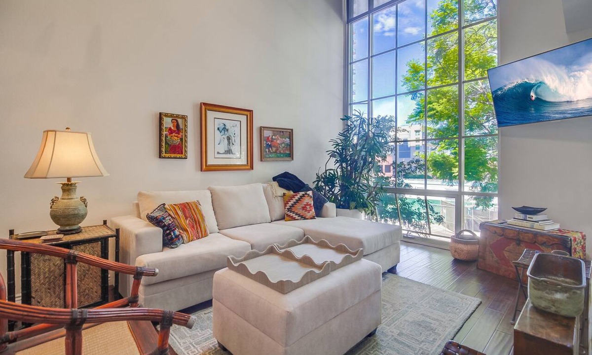 Little Italy Condo | Modern Urban Row Home * 2 Blocks to San Diego Bay * A/C