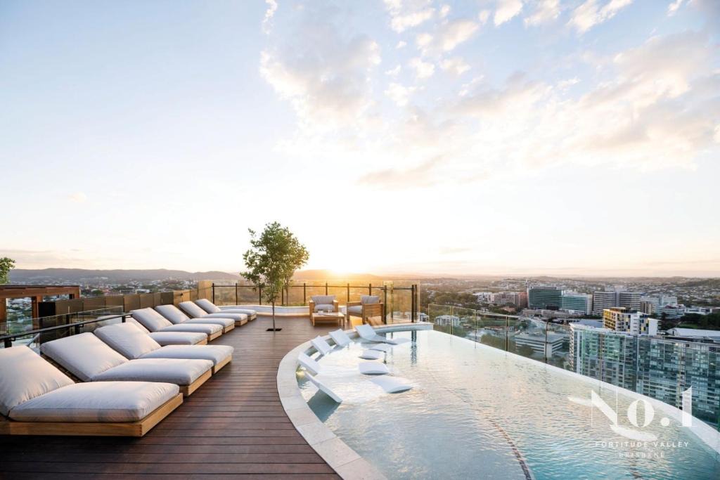 Fortitude Valley Apartment | Modern Valley Pad with Rooftop Pool, Study & Parking