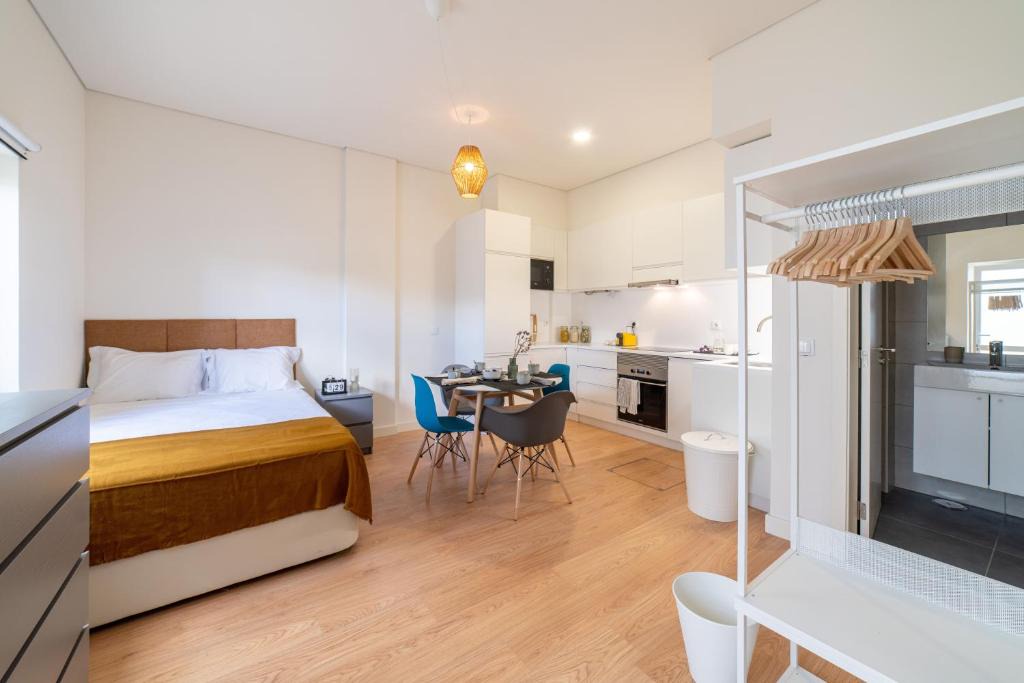 Santo Condestavel Apartment | Monsanto Hill House - NO. 565 -1 E