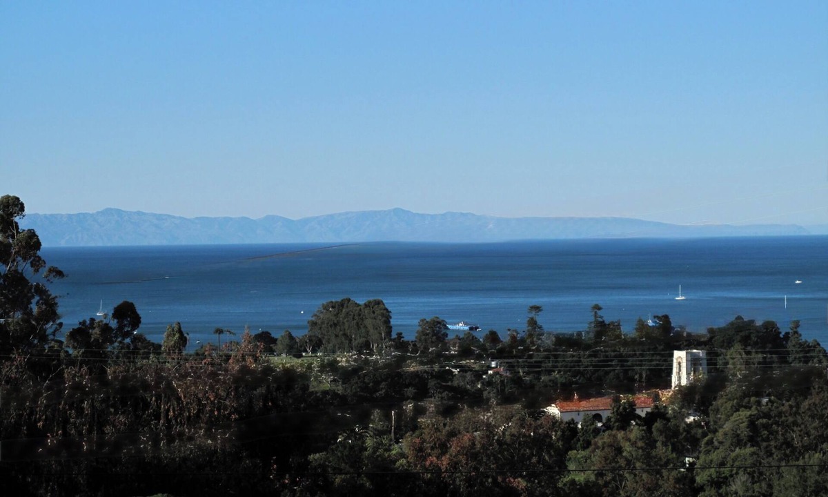 Eucalyptus Hill House | Montecito estate. Ocean/island views,pool,central, Biltmore elegance.