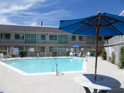 Northeast Reno Hotel | Motel 6-Reno, NV - Livestock Events Center