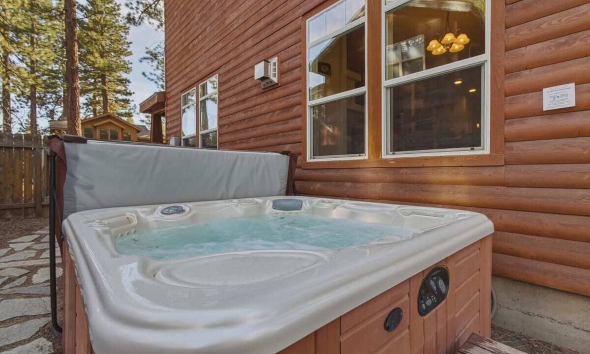 Bijou Park Ski Chalet | Mount Rose Cabin - Three Bedroom Chalet, Sleeps 6