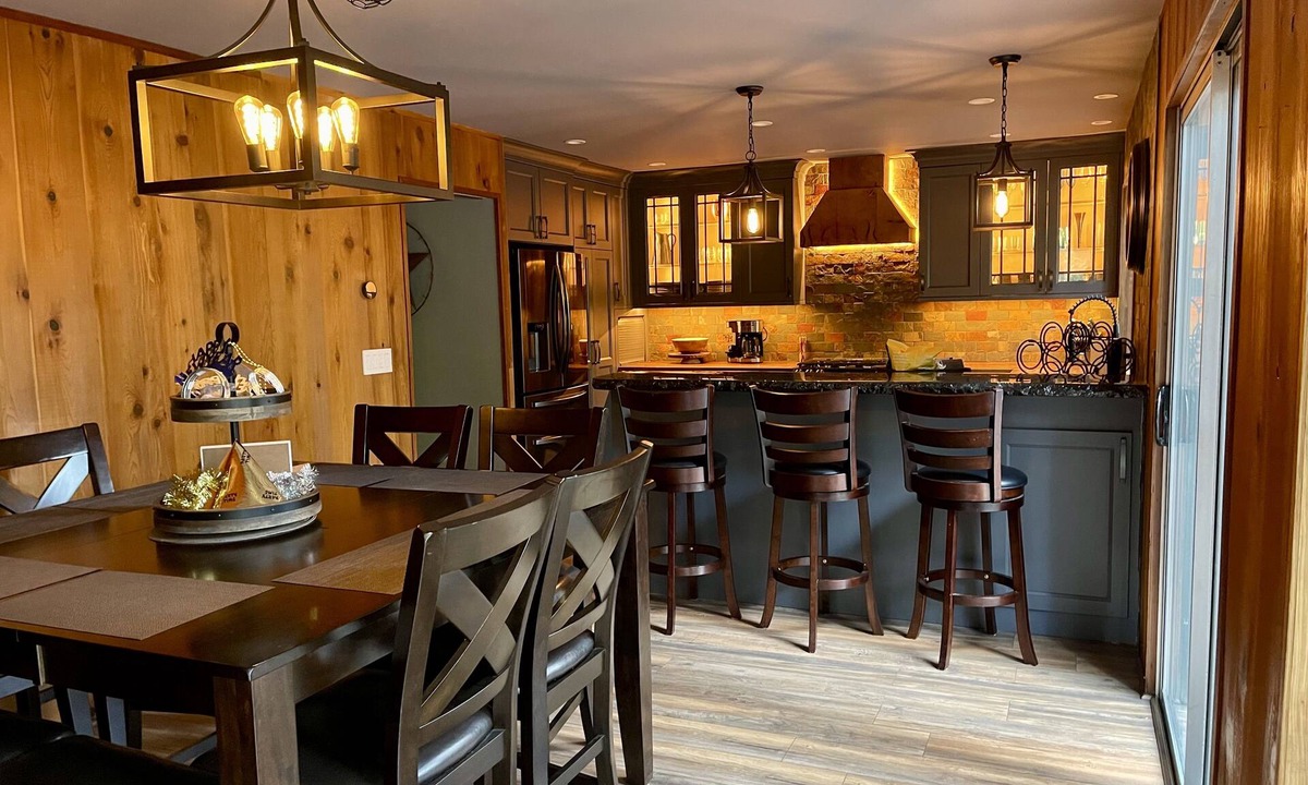 Arnold House | Mountain Retreat. Perfect for large groups. Early check-in/late checkout.