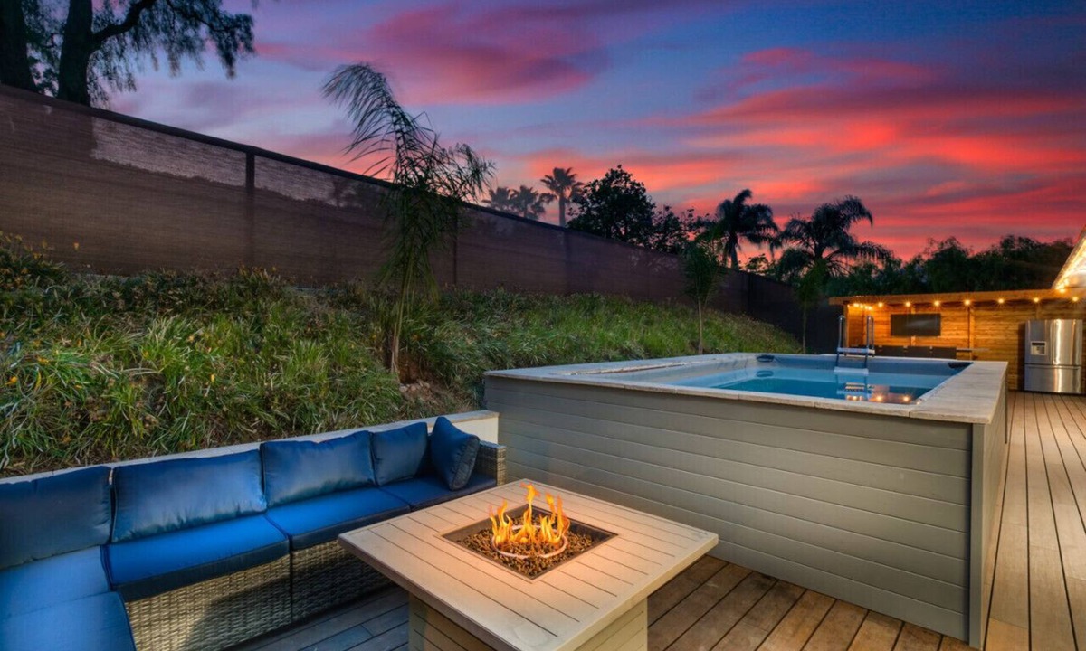 Fletcher Hills House | Mountain View 6BR with Pool Spa and Games