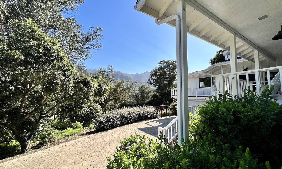 Montecito House | Mountain views. Montecito, Beach, Santa Barbara, large home. Separate Studio.