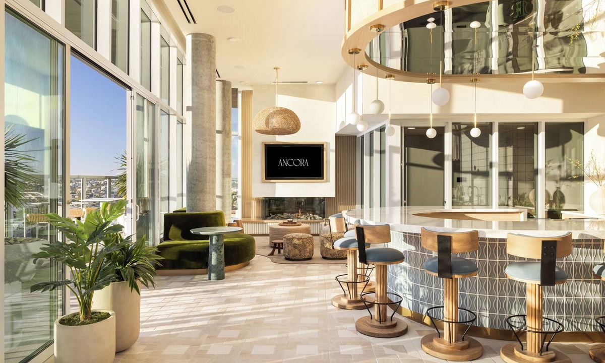 Cortez Hill Condo | Multi-Room Booking in Little Italy | Resort Pool + Sky Deck + Gym | Ancora
