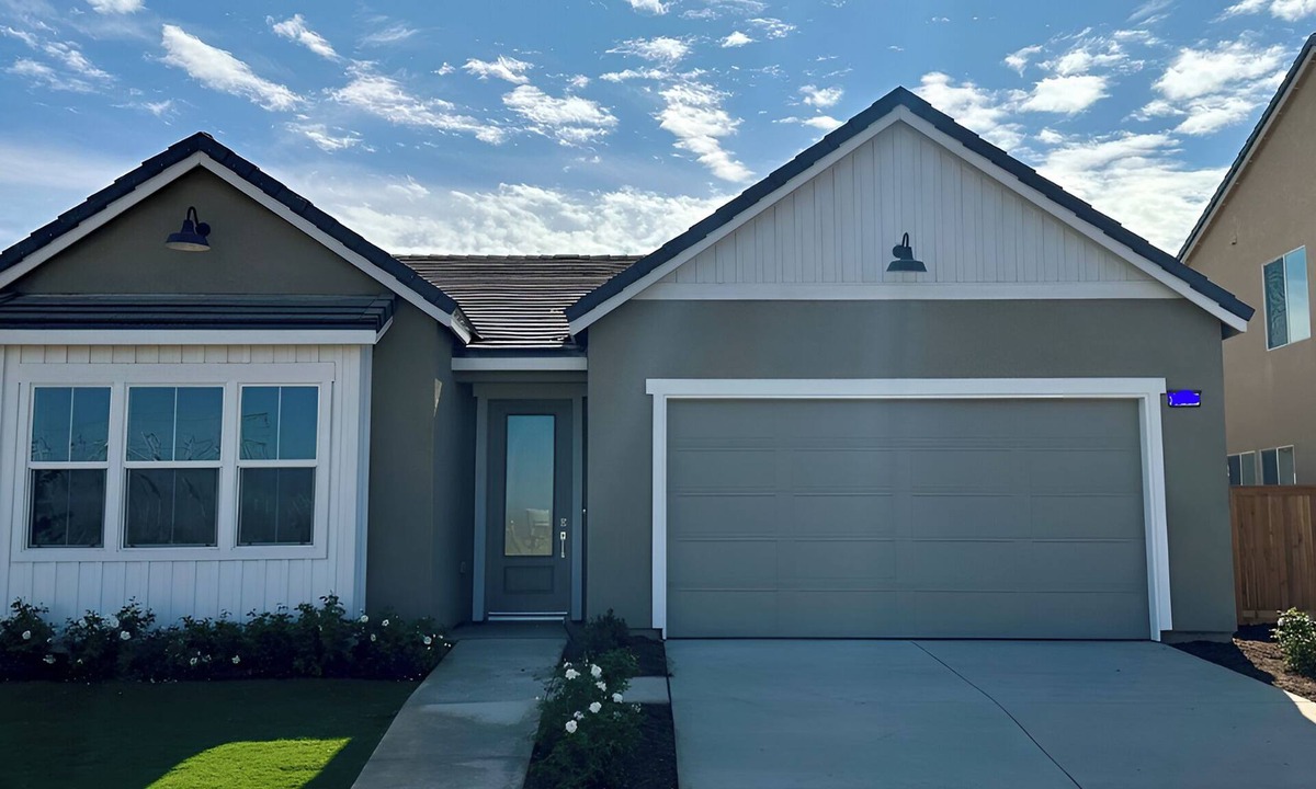Clovis House | National Parks, Savemart Center, EV Charge Port, Smart TV's, Fire Pit, Sega