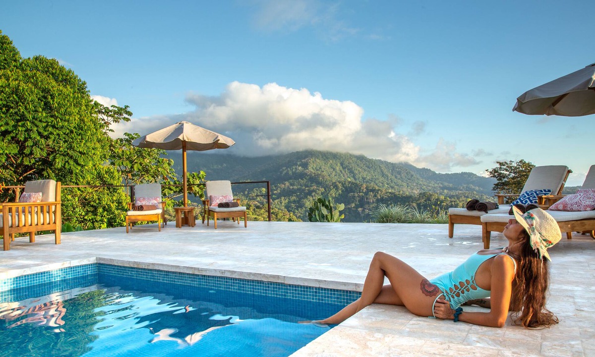 Ballena Bed & Breakfast | Nature's Edge Boutique Hotel