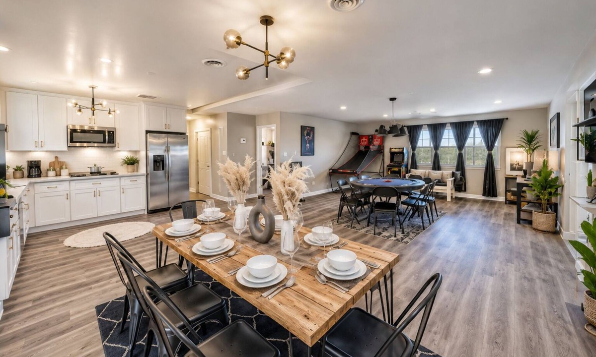Paradise Villa | Near convention center! 5 Stars Family Villa 6BR Game room! BIG backyard!