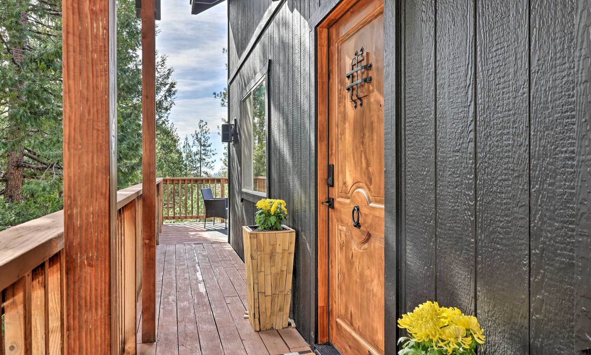 Arnold Cottage | Near Hiking + Wineries: Arnold Cabin w/Deck!