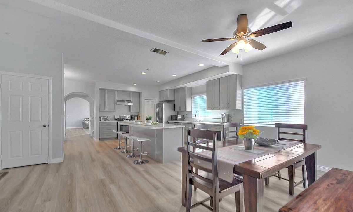 San Bernardino County House | Near Ontario Airpot/Claremont/Disneyland 4BR/3.5BA