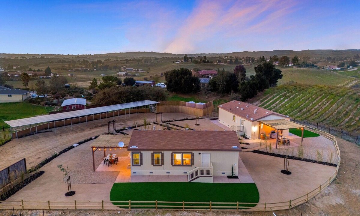 Paso Robles House | Near Tasting Rooms + Outdoor Dining + Views | Sip and Stay at Vahali Vineyards