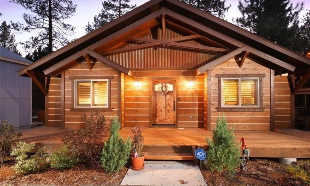 Fox Farm Cabin | New Cozy Cabin 5 Minutes Away from the Slopes/Lake/Downtown