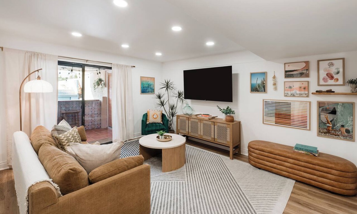 Palm Springs Condo | NEW Desert Escape: Patio Bar, Pool View, 3 King Beds