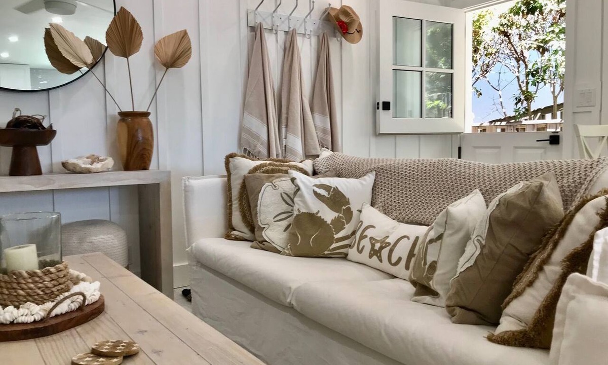 Carpinteria Condo | NEW Gorgeous Condo, beach side of Sandyland. Open week of July 25, 3 night min.