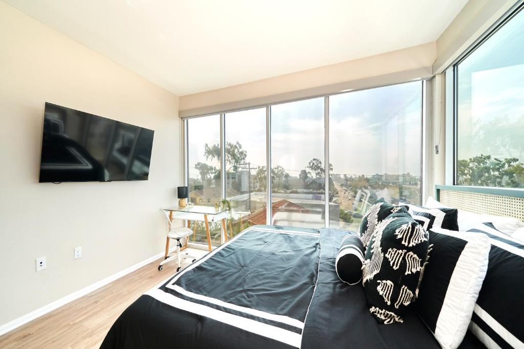 North Park Apartment | NEW Organic Modern Luxury 1BD/1BA- close to everything!