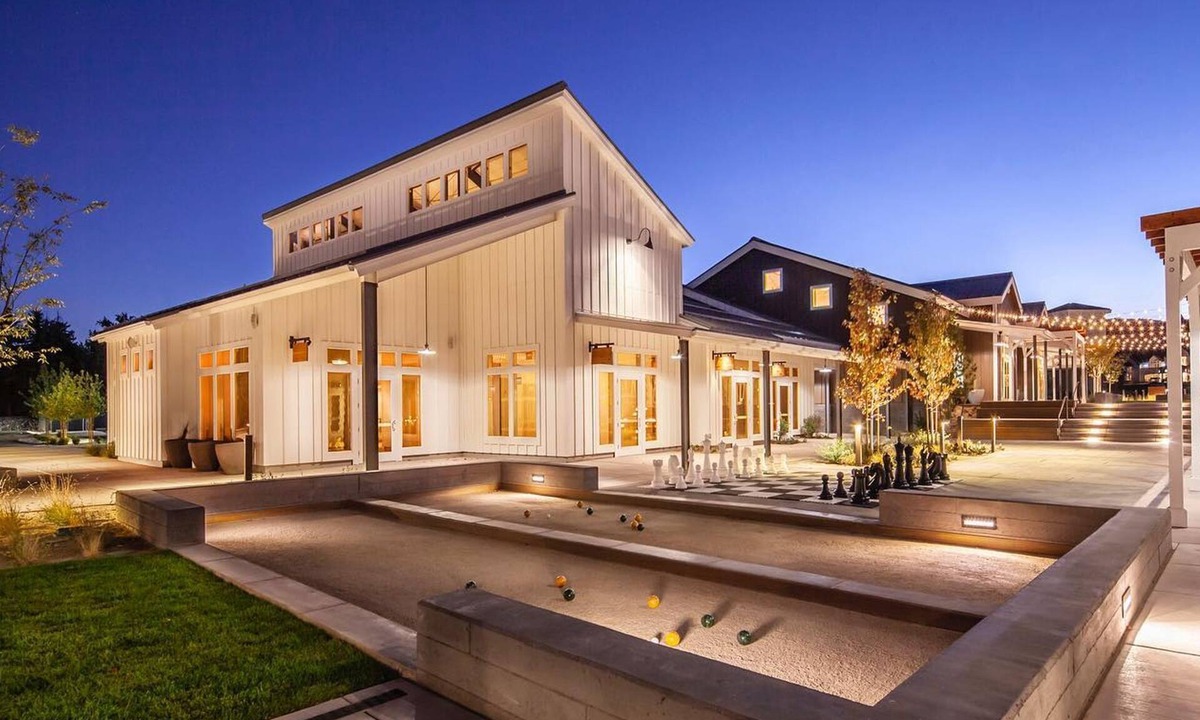 Reno/Tahoe Airport Apartment | New Trendy 1BR Apartment With Heated Pool Gym Minigolf
