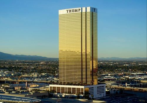 Las Vegas Apartment | Newly Renovated Exquisite Trump Studio 1712 Great Views