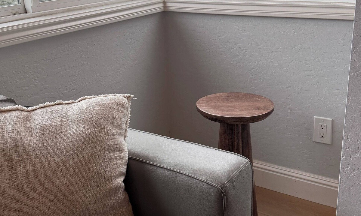 Belmont House | Nice Studio in Belmont with cool AC for your stay