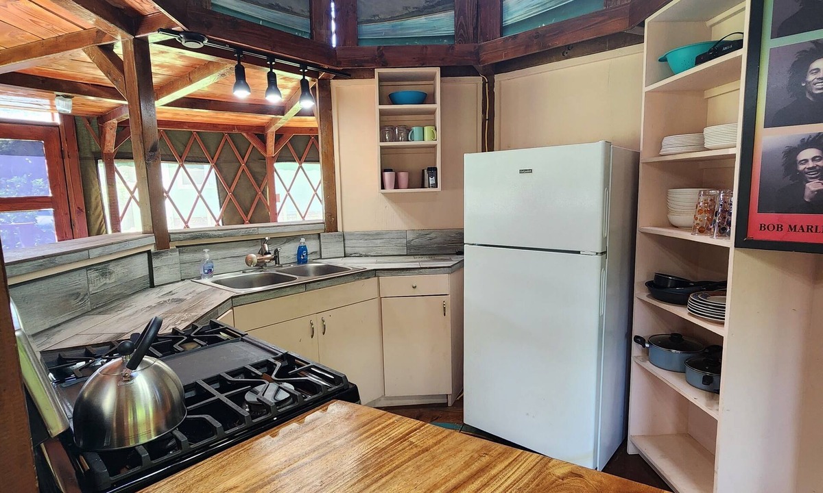 Mokuleia RV Rental | North Shore 2-Story Rustic Yurt Glamping Lodge Tropical Nature Rental Near Beach