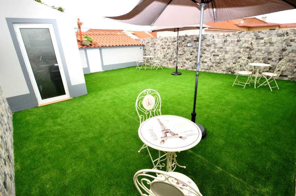 Setubal House | O Cantinho Guesthouse com Terraço e Vistas em Quinta do Anjo