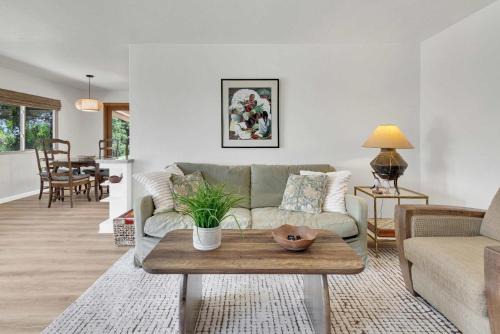 Atascadero House | Oakwood Tranquility-Peaceful 2 BR Plus Office